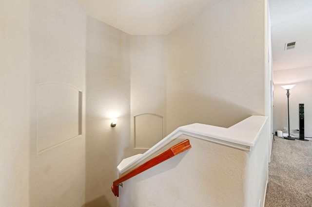 9331 Lakepoint Dr, Elk Grove, CA 95758