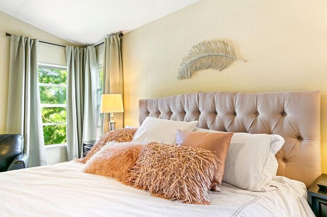 9331 Lakepoint Dr, Elk Grove, CA 95758