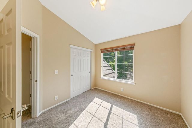 9331 Lakepoint Dr, Elk Grove, CA 95758