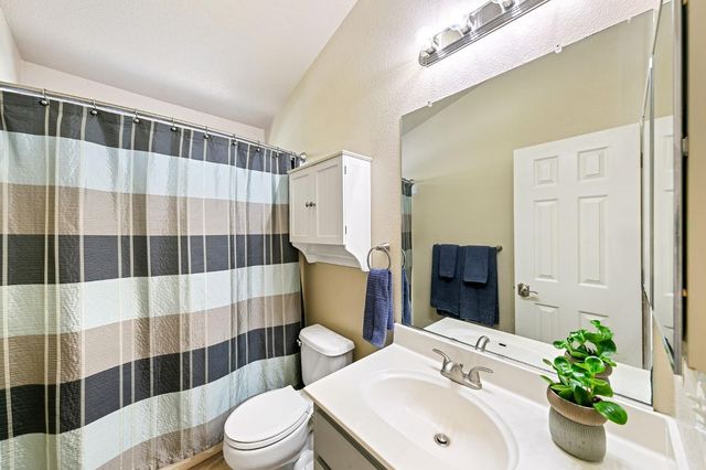 9331 Lakepoint Dr, Elk Grove, CA 95758