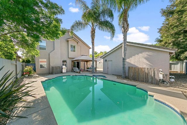 9331 Lakepoint Dr, Elk Grove, CA 95758