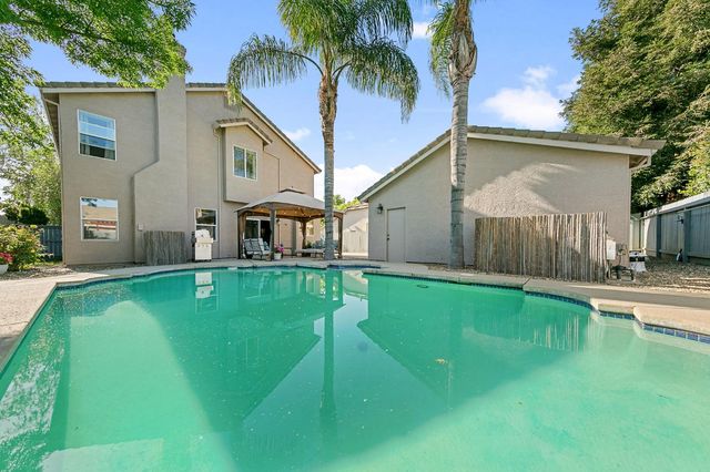 9331 Lakepoint Dr, Elk Grove, CA 95758