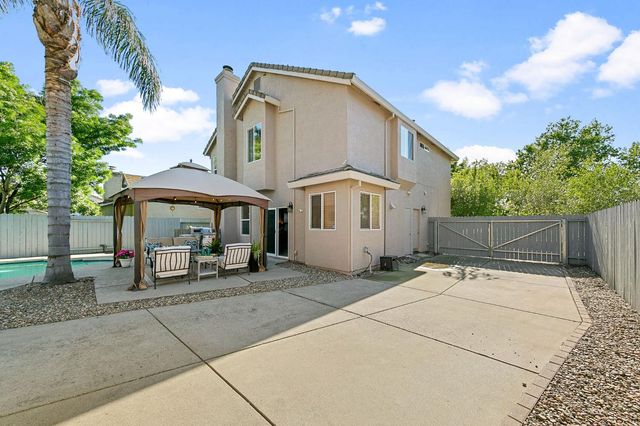 9331 Lakepoint Dr, Elk Grove, CA 95758