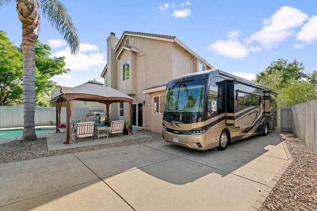 9331 Lakepoint Dr, Elk Grove, CA 95758