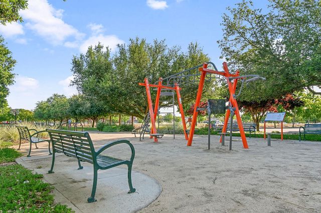 9331 Lakepoint Dr, Elk Grove, CA 95758