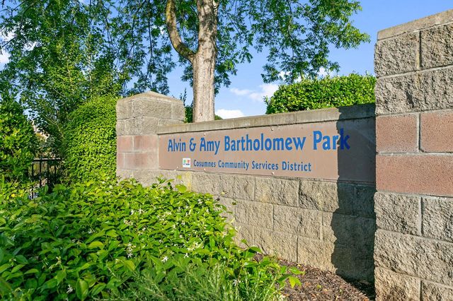 9331 Lakepoint Dr, Elk Grove, CA 95758