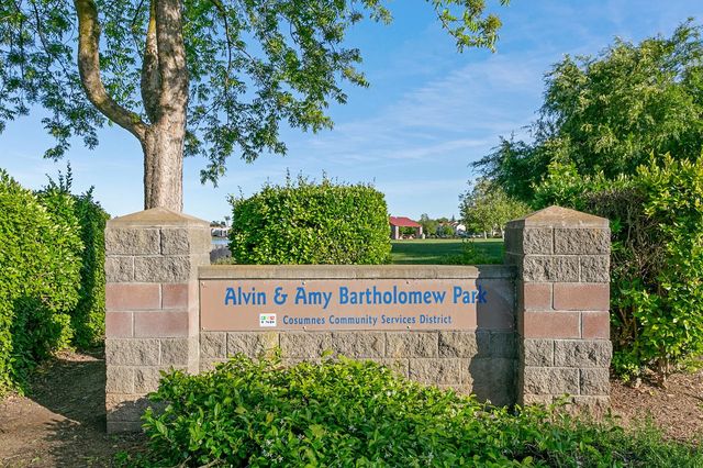 9331 Lakepoint Dr, Elk Grove, CA 95758