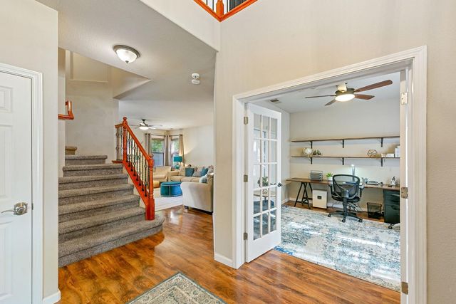 9331 Lakepoint Dr, Elk Grove, CA 95758