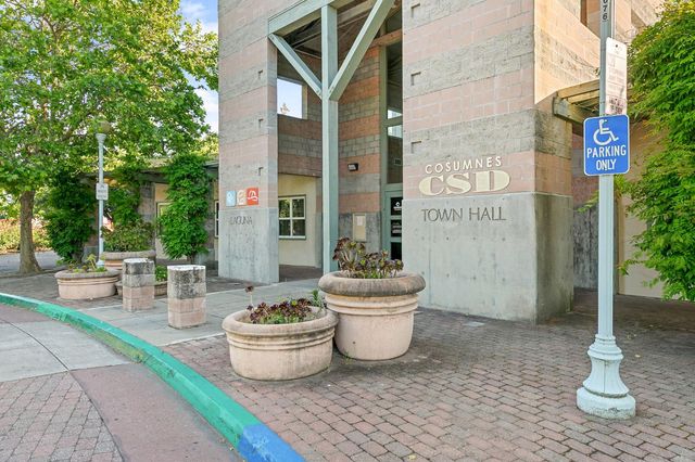 9331 Lakepoint Dr, Elk Grove, CA 95758