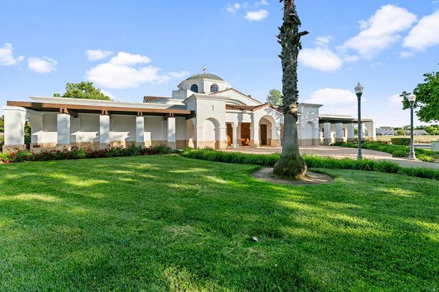 9331 Lakepoint Dr, Elk Grove, CA 95758