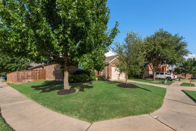 920 Partridge Drive, Aubrey, TX 76227