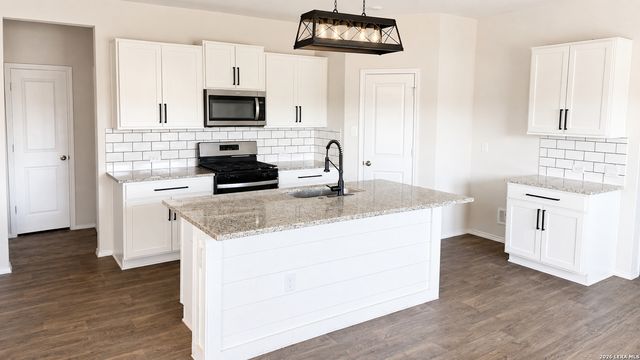15623 Mint Patch, Von Ormy, TX 78073