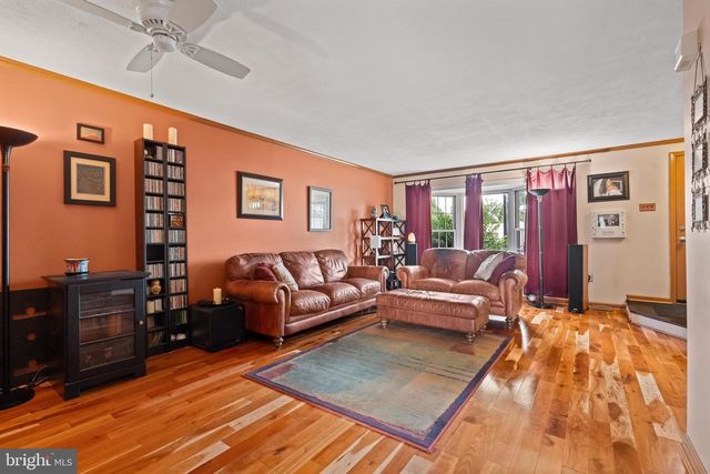 104 HOLLYTREE CT, Pottstown, PA 19464