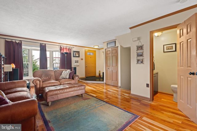 104 HOLLYTREE CT, Pottstown, PA 19464