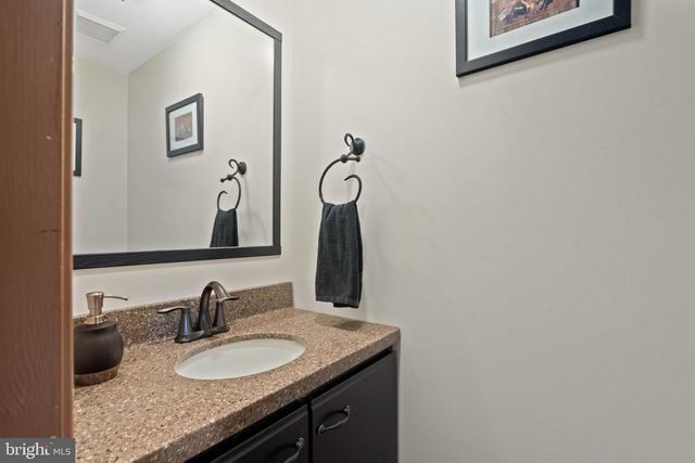 104 HOLLYTREE CT, Pottstown, PA 19464