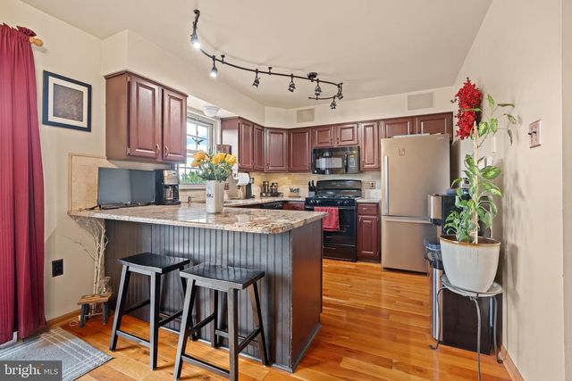 104 HOLLYTREE CT, Pottstown, PA 19464