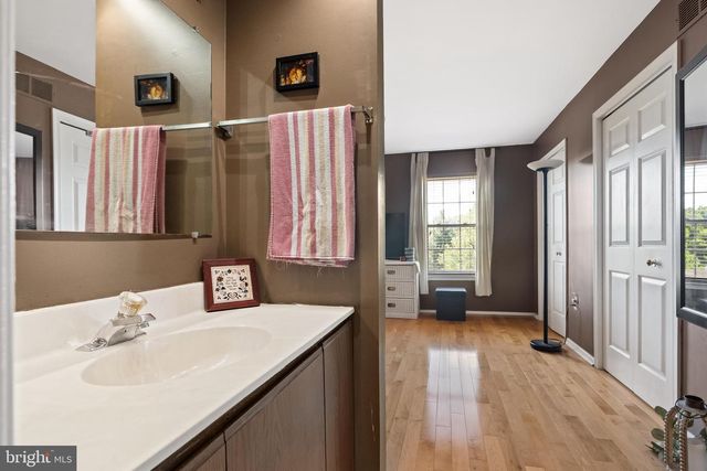 104 HOLLYTREE CT, Pottstown, PA 19464