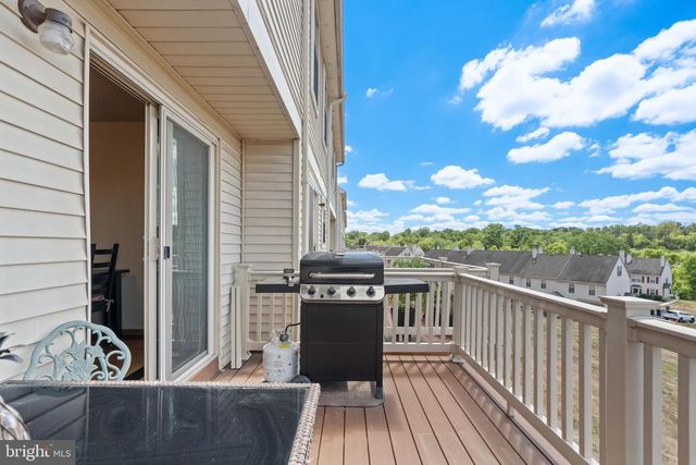 104 HOLLYTREE CT, Pottstown, PA 19464