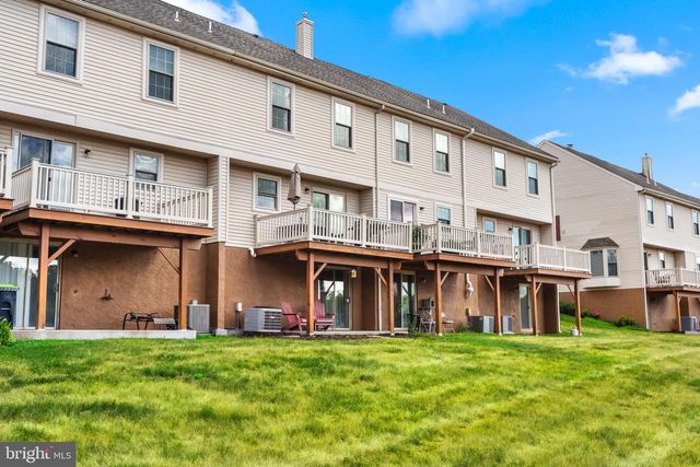 104 HOLLYTREE CT, Pottstown, PA 19464