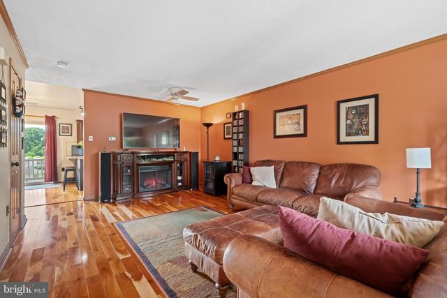 104 HOLLYTREE CT, Pottstown, PA 19464