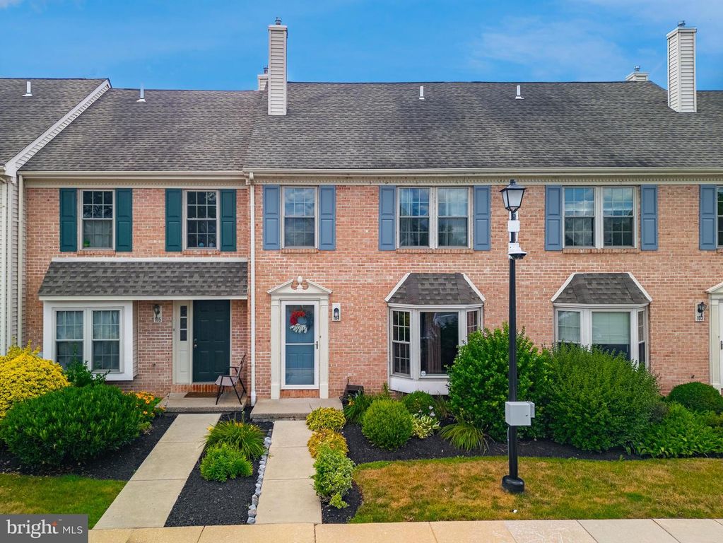 104 HOLLYTREE CT, Pottstown, PA 19464