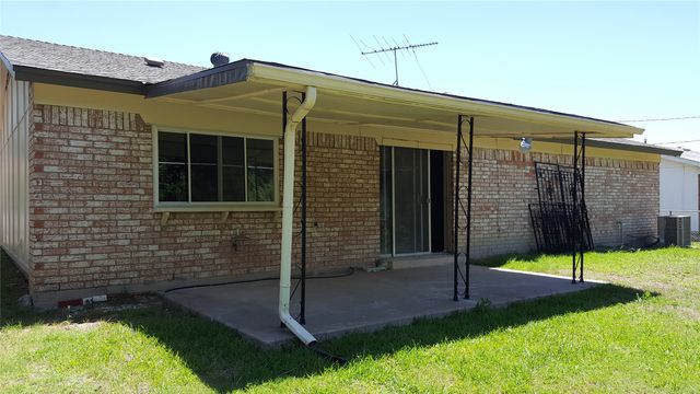 7311 Albert Williams Drive, Dallas, TX 75241