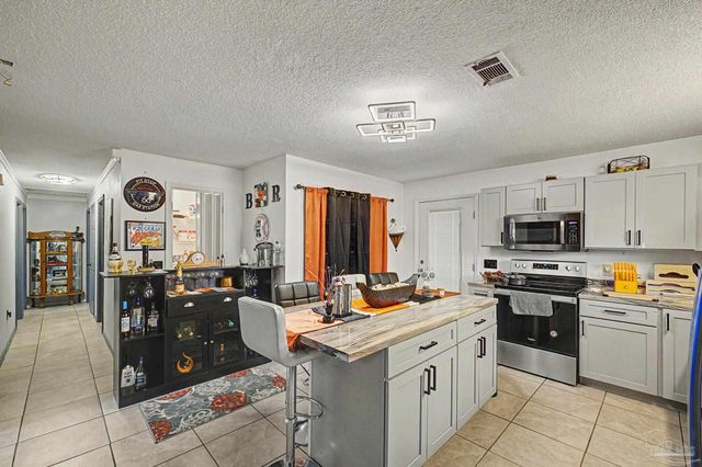 6150 Denver Ave, Pensacola, FL 32526