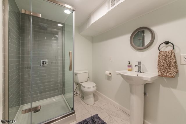 142 Crescent Rd, Florham Park Boro, NJ 07932