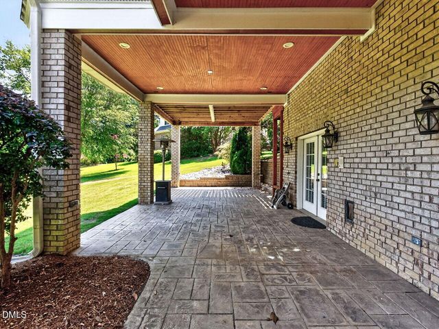 139 Lake Point Drive, Clayton, NC 27527