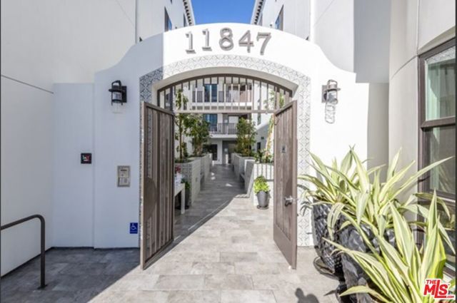 11847 Kiowa ph4, Los Angeles, CA 90049