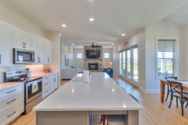 13 Lake Life Ct, Winchester, TN 37398