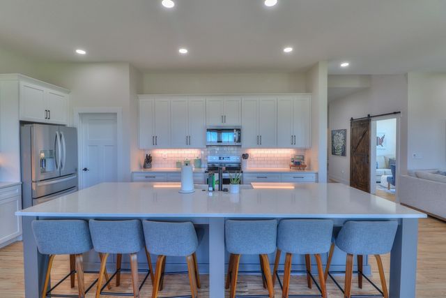 13 Lake Life Ct, Winchester, TN 37398