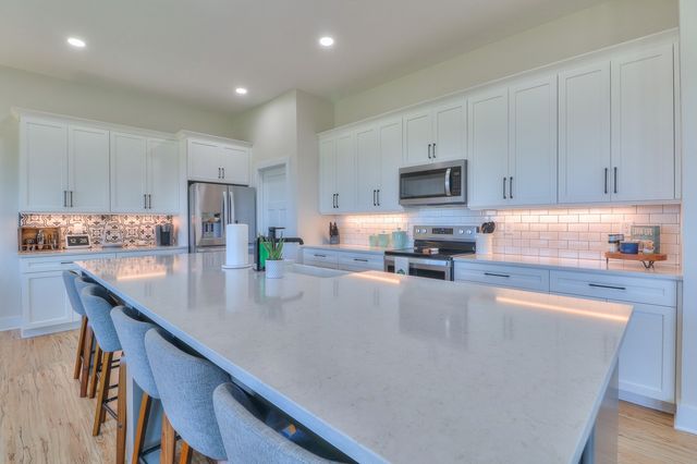 13 Lake Life Ct, Winchester, TN 37398