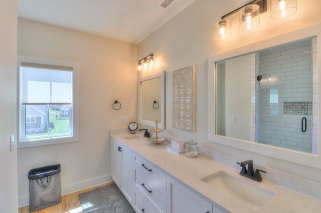 13 Lake Life Ct, Winchester, TN 37398