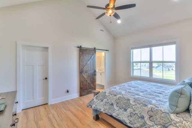 13 Lake Life Ct, Winchester, TN 37398