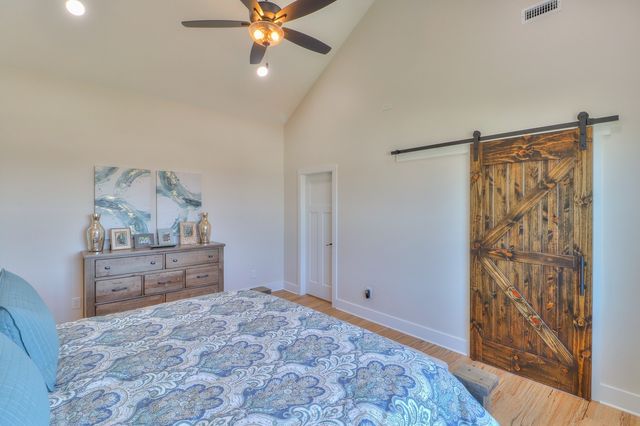 13 Lake Life Ct, Winchester, TN 37398