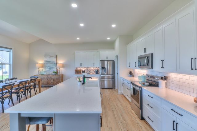 13 Lake Life Ct, Winchester, TN 37398