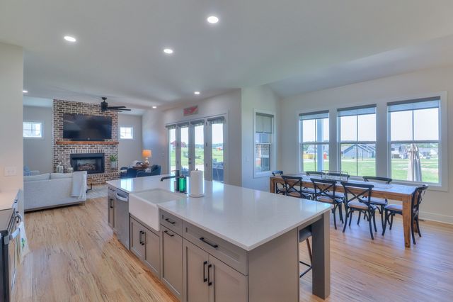13 Lake Life Ct, Winchester, TN 37398