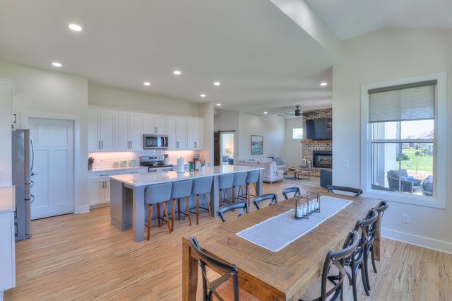 13 Lake Life Ct, Winchester, TN 37398
