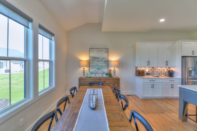 13 Lake Life Ct, Winchester, TN 37398