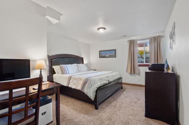 1520 N McKenzie River St, Spokane, WA 99224