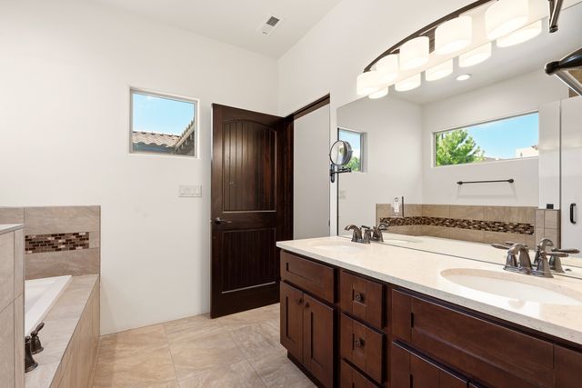 51 Bosquecillo, Santa Fe, NM 87508