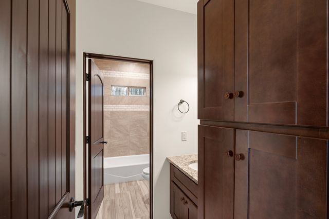 51 Bosquecillo, Santa Fe, NM 87508