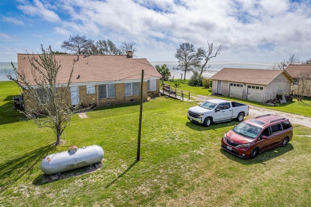 11910 Cedar Gully Road, Beach City, TX 77523