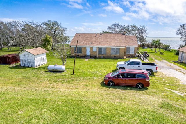 11910 Cedar Gully Road, Beach City, TX 77523