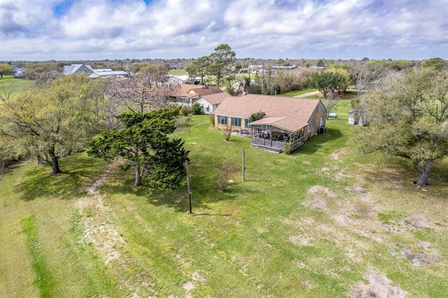 11910 Cedar Gully Road, Beach City, TX 77523