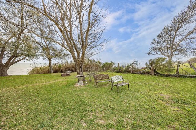 11910 Cedar Gully Road, Beach City, TX 77523