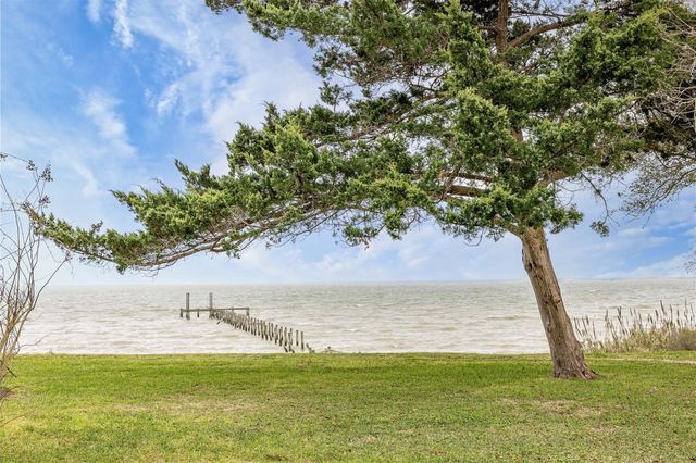 11910 Cedar Gully Road, Beach City, TX 77523