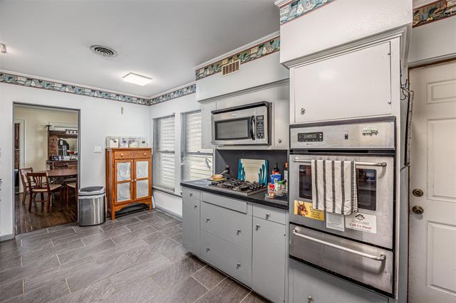 11910 Cedar Gully Road, Beach City, TX 77523