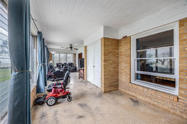 11910 Cedar Gully Road, Beach City, TX 77523